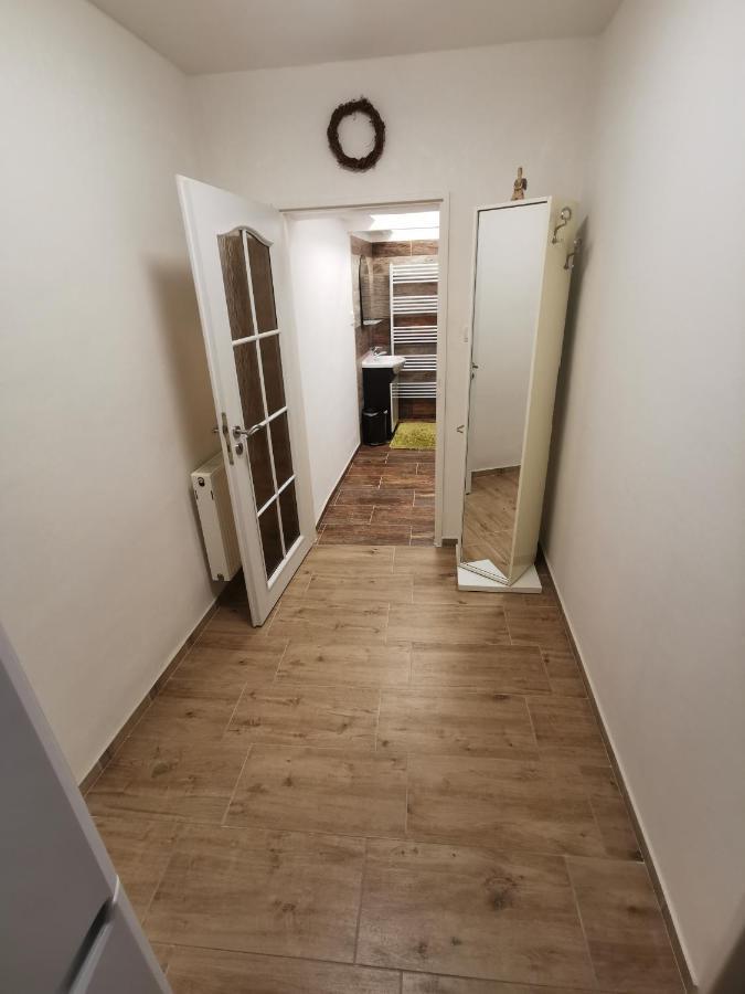 Ferienwohnung Apartman Na Namesti 55 Drnholec Exterior foto